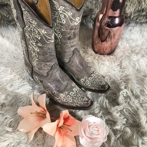 Girls Corral grey boots